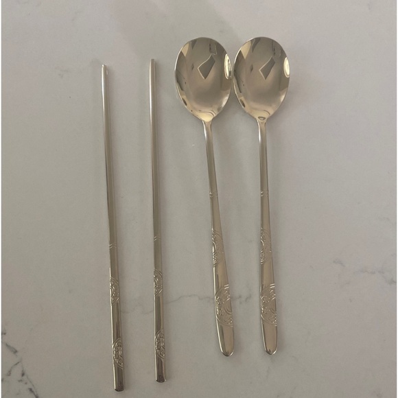 4 Pcs Asian Stainless 18-10 Embossed Chopsticks And Spoons set - Picture 12 of 12